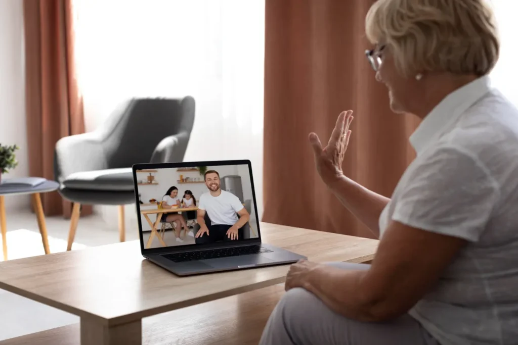 Club social virtual para mayores servicio